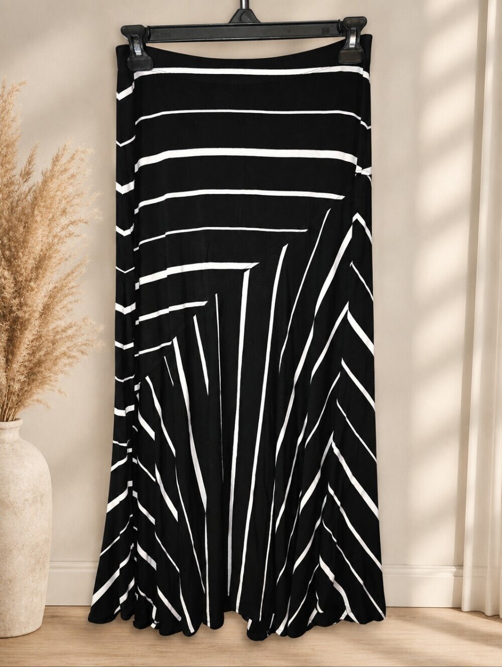 Chico's Black & White Mitered Stripe Geometric Maxi Skirt Size 2 Large / 12-14